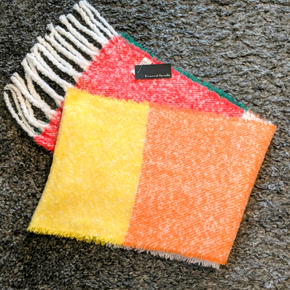Emanuel Geraldo scarf